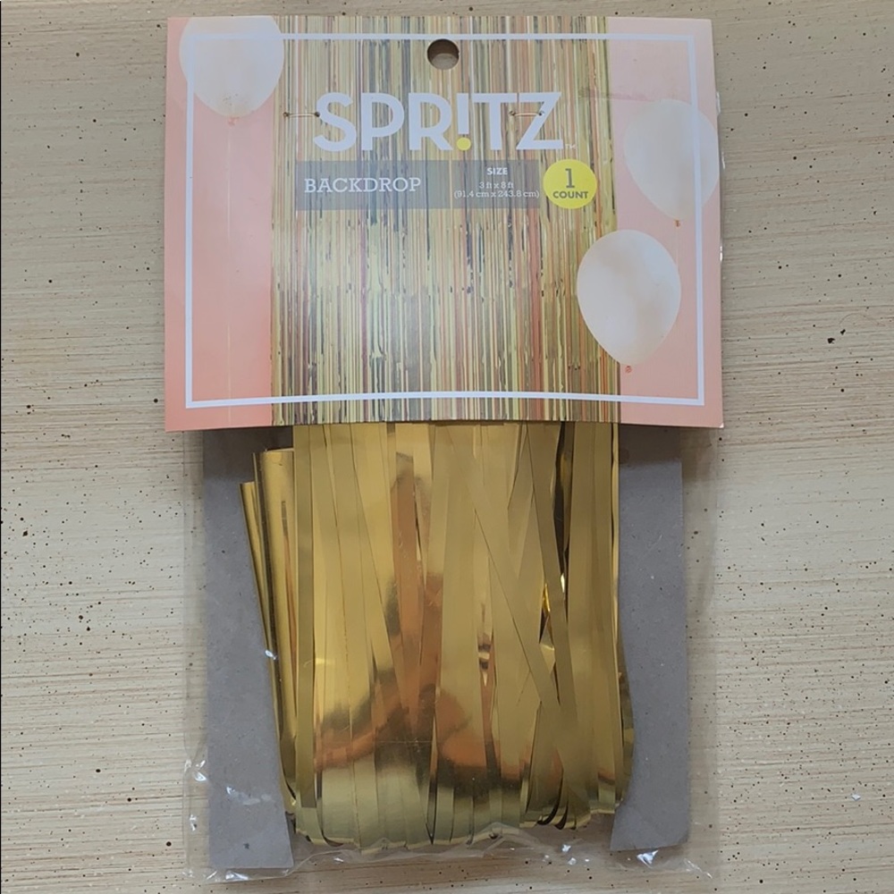 Free with Purchase | New Gold Party Backdrop